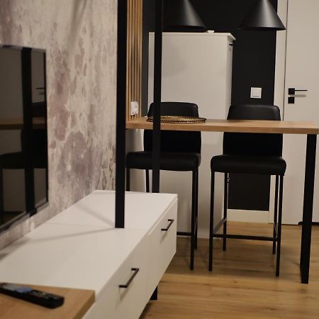 Przytulna Kawalerka 77 Apartment Wroclaw Ngoại thất bức ảnh